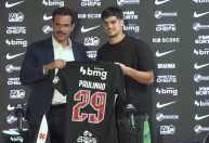 Novo camisa 29, Paulinho é apresentado oficialmente no Vasco: ‘Projeto me agradou’