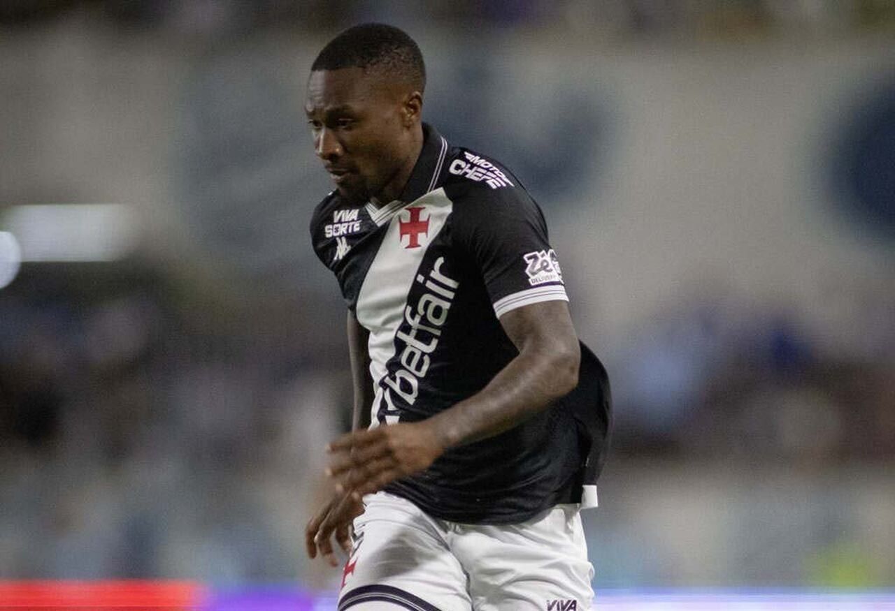 Dirigente do Vasco explica a situação de Loide Augusto, que volta de empréstimo
