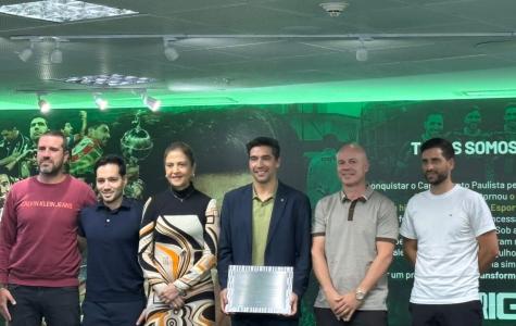 Abel e comissão técnica são homenageados pelo Palmeiras • Rafael Oliva/Itatiaia
