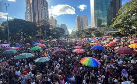 Parada reuniu multidão na região Centro Sul de BH