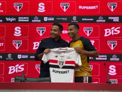 Victor Sá ao lado do irmão no São Paulo • Rafael Oliva/Itatiaia