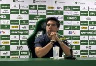 Abel evita falar sobre Danilo e abre o jogo sobre mercado do Palmeiras