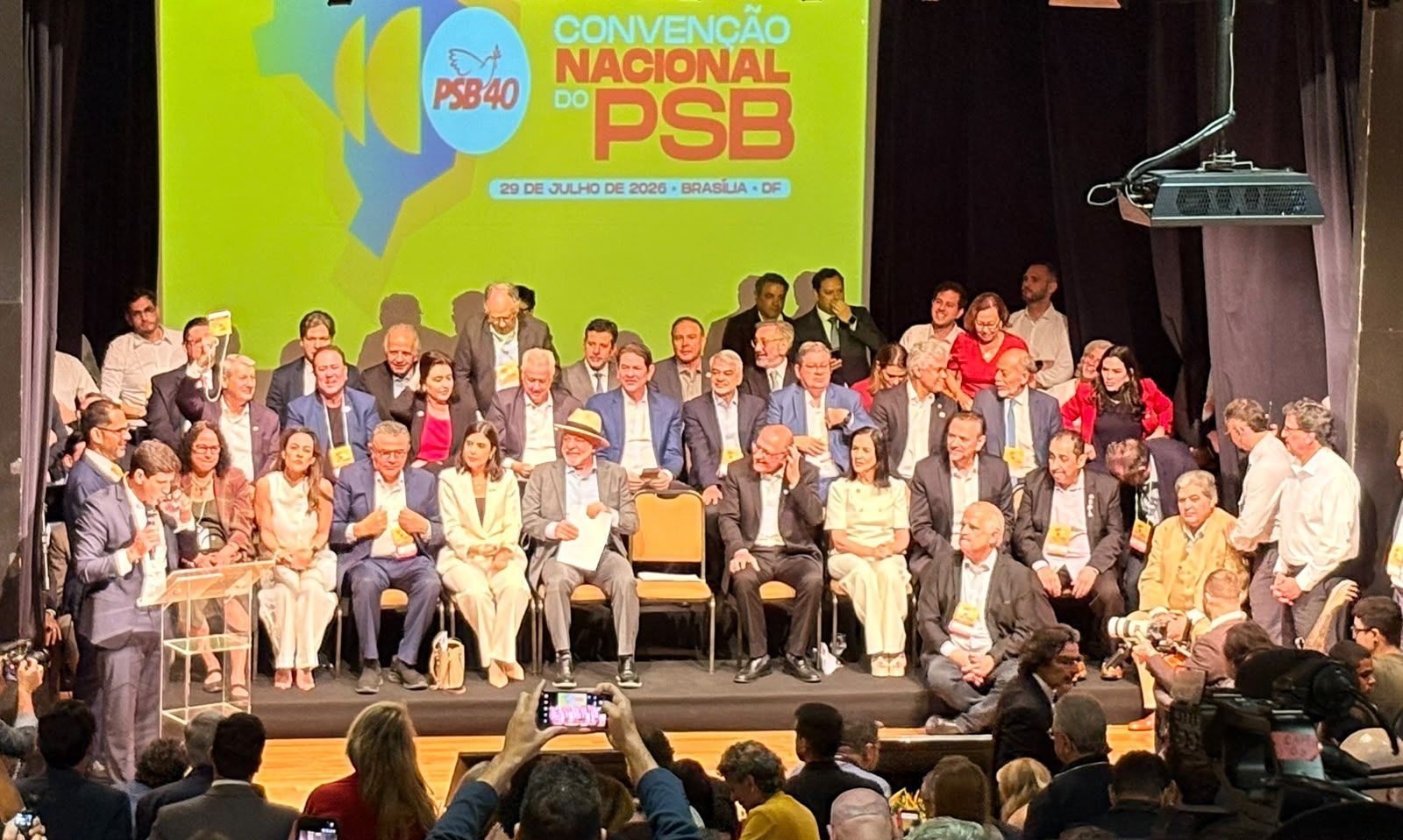 Com a presença de Lula, Alckmin é oficializado como candidato a vice durante convenção do PSB