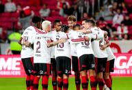 Meia do Flamengo leva terceiro amarelo e vira desfalque para sequência do Brasileiro