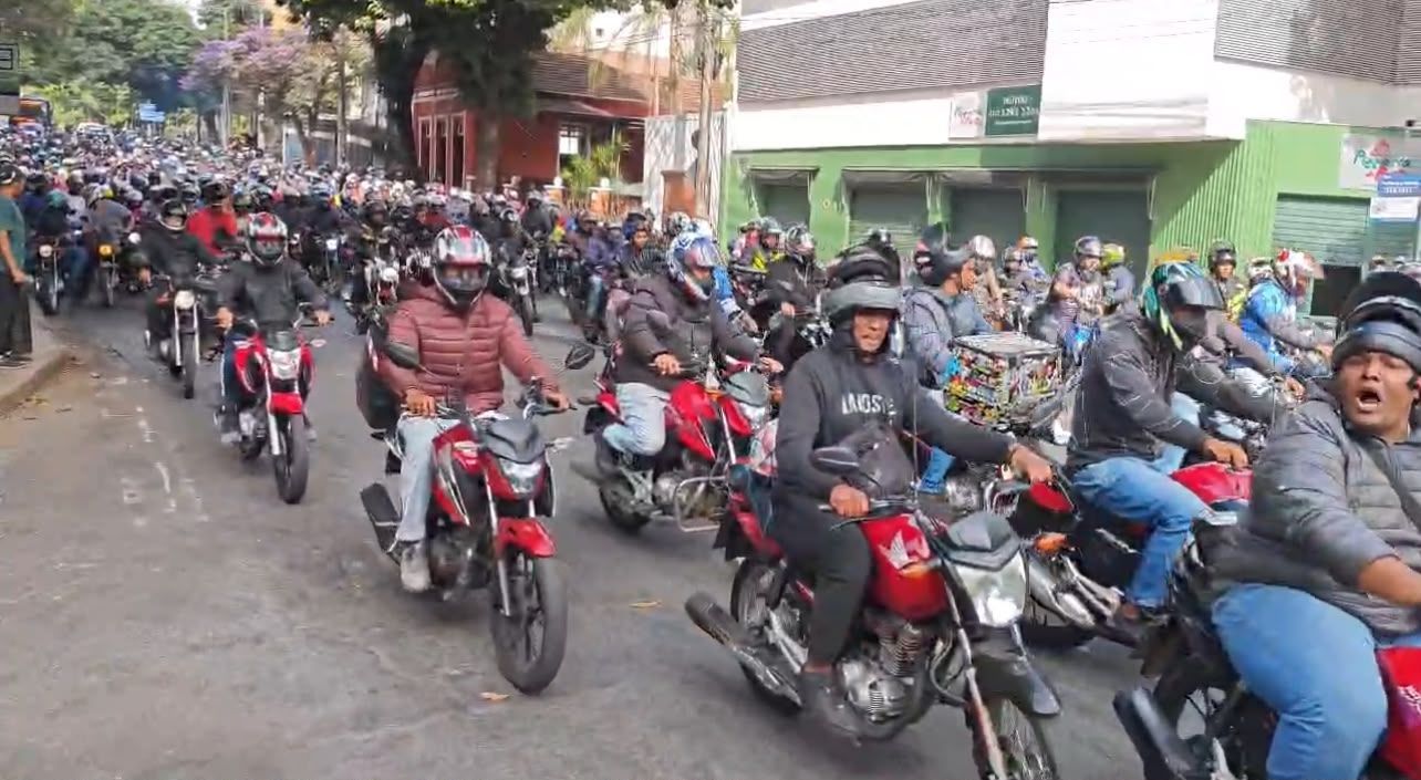 Vídeo: centenas de motoboys fazem manifestação em BH para reivindicar melhorias