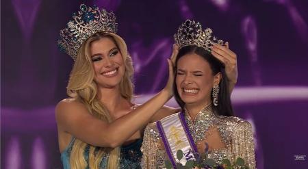 Lara Marina ficou em 3º lugar e recebeu a coroa da conterrânea Eduarda Braum