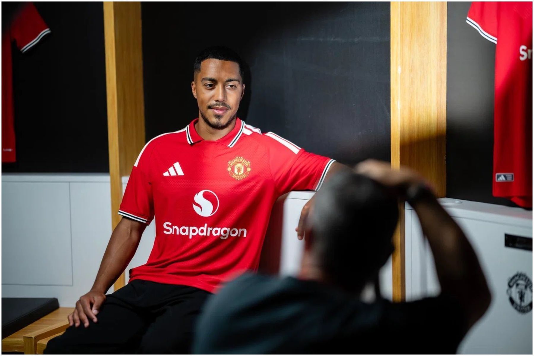 Manchester United anuncia contratação de Youri Tielemans; saiba detalhes