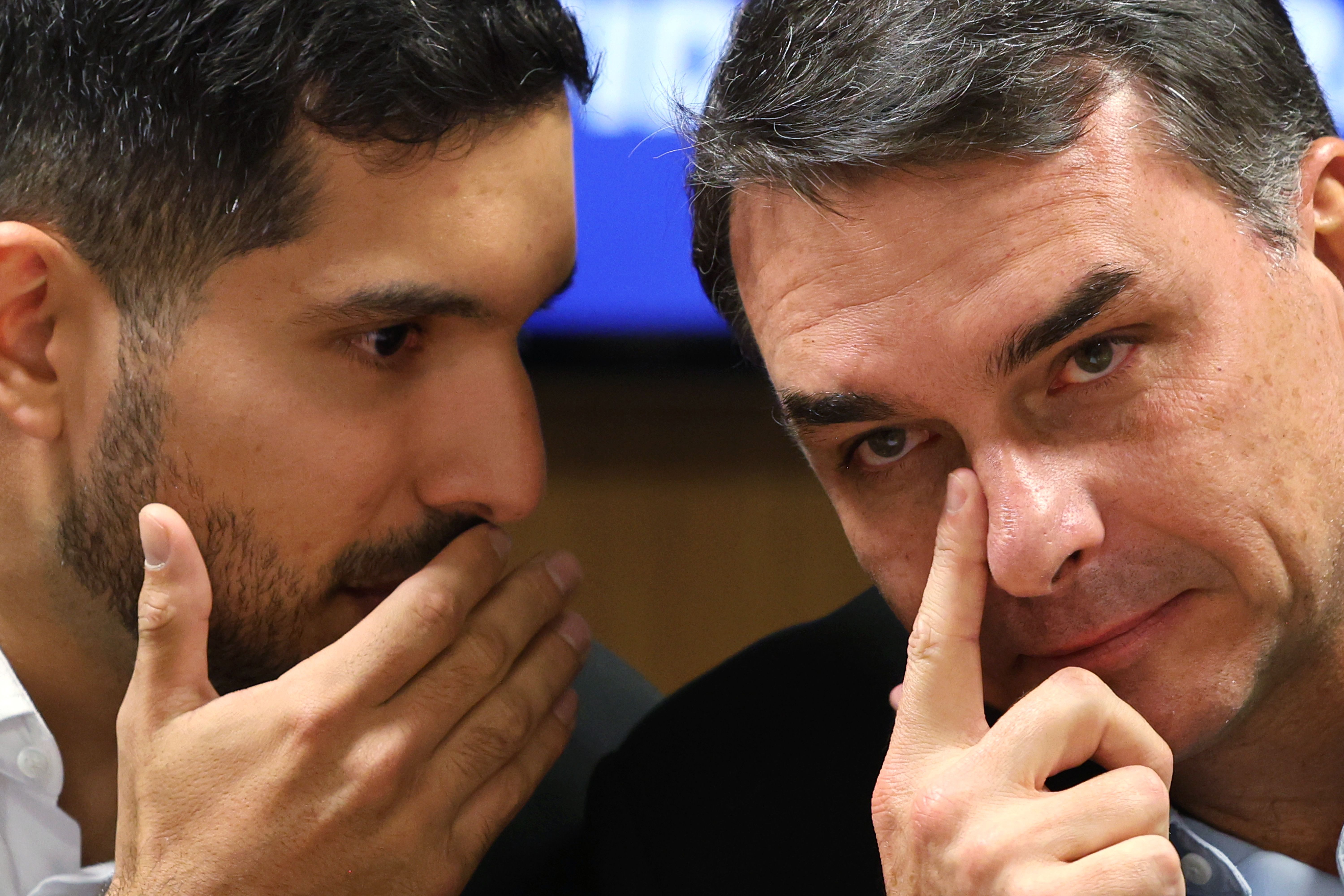 Apesar de resistência de Michelle, Flávio lança Alcides Fernandes ao Senado no Ceará