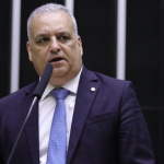Vice de Flávio diz que 'Lulinha, Marcola e fraudes do INSS' serão foco da campanha