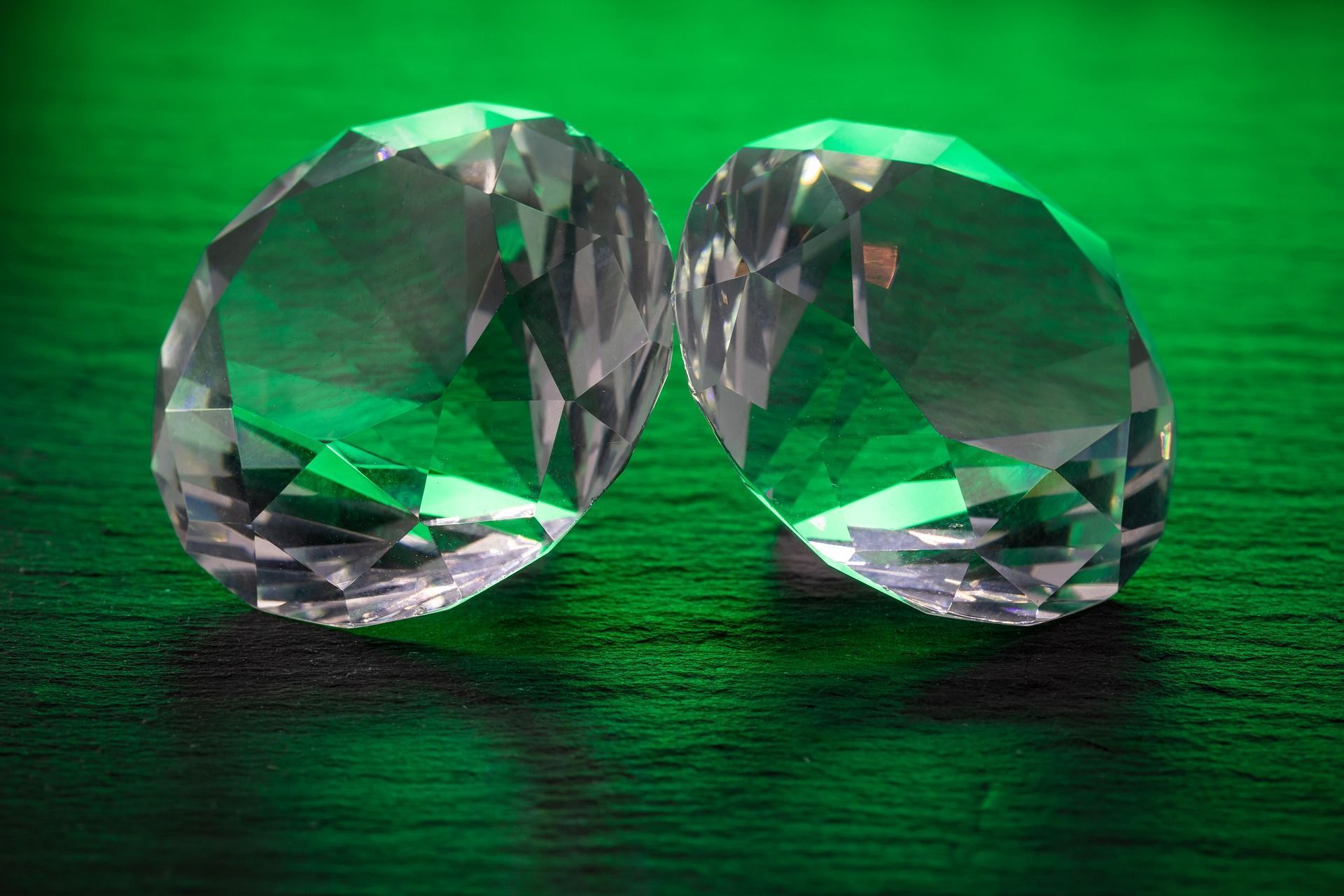 Como água da superfície pode chegar ao manto inferior da Terra, segundo diamante de 3mm
