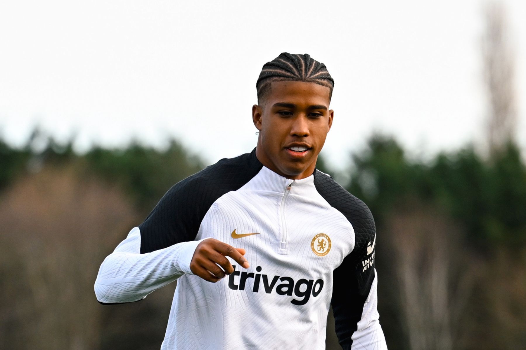 Andrey Santos troca de clube na Premier League em transação de R$ 345 milhões