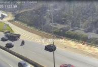 Vídeo: caminhão usa área de escape do Anel Rodoviário de Belo Horizonte