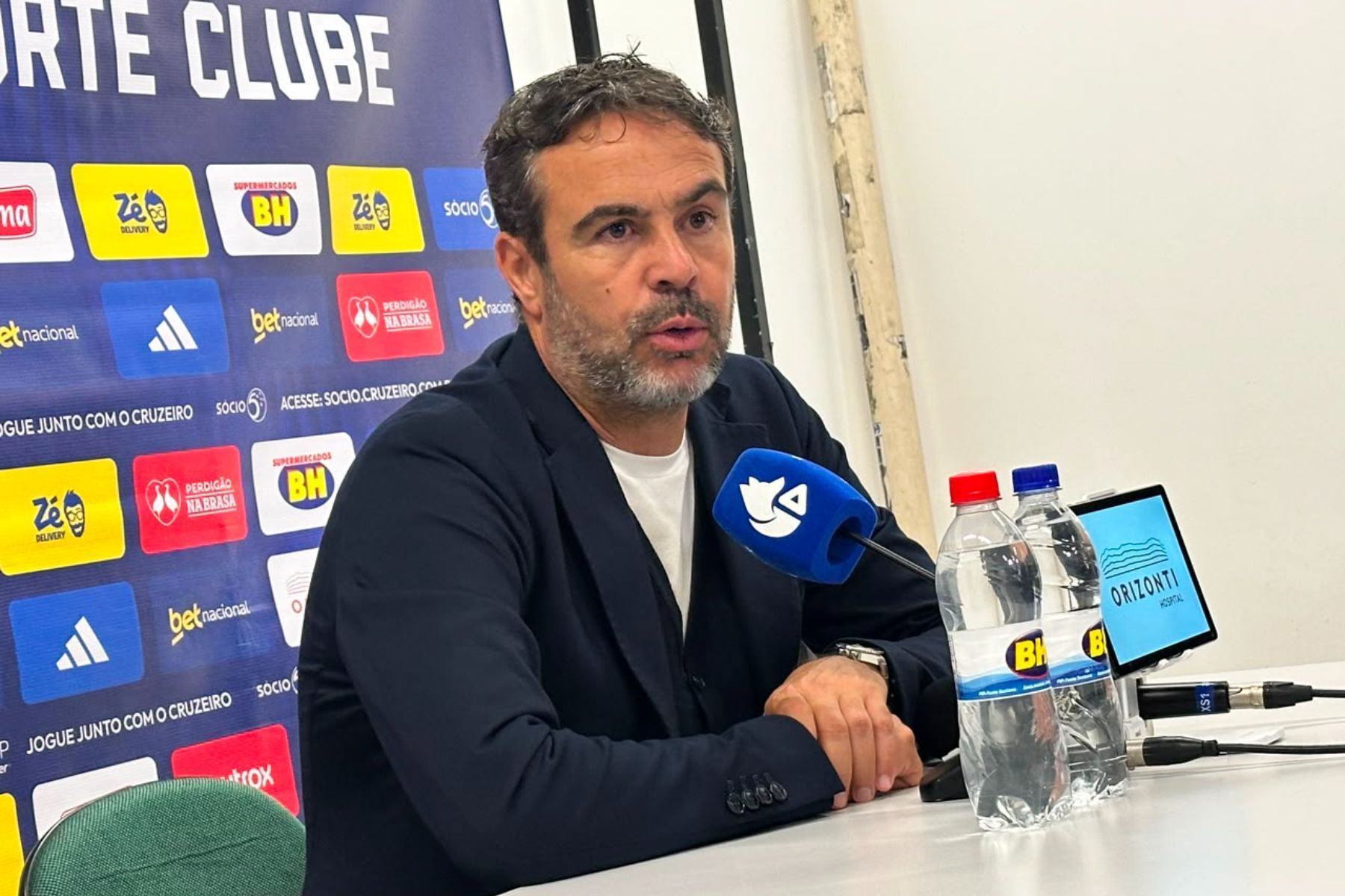 Artur Jorge exalta coletivo do Cruzeiro após vitória em Curitiba: ‘Perto da excelência’