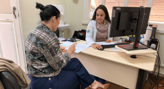 Atendimento médico para mulheres por meio da rede SUS-BH