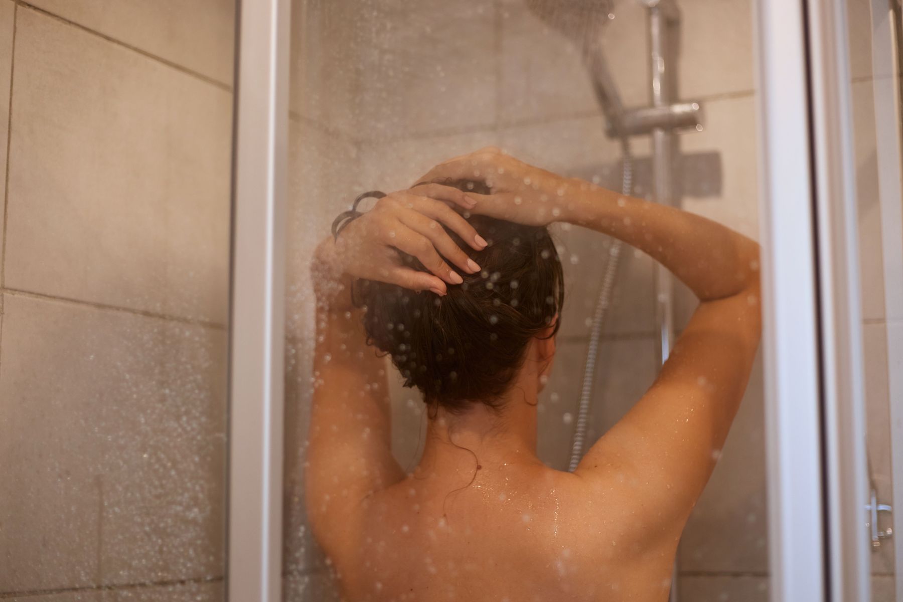 O que significa o hábito de tomar banho antes de dormir, segundo a psicologia