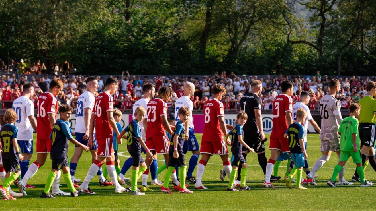 Bayern vence amistoso por 15 a 0 e chega a placar geral de 76 a 3 contra rival