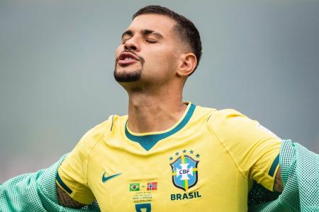 Bruno Guimarães, meio-campista da Seleção Brasileira