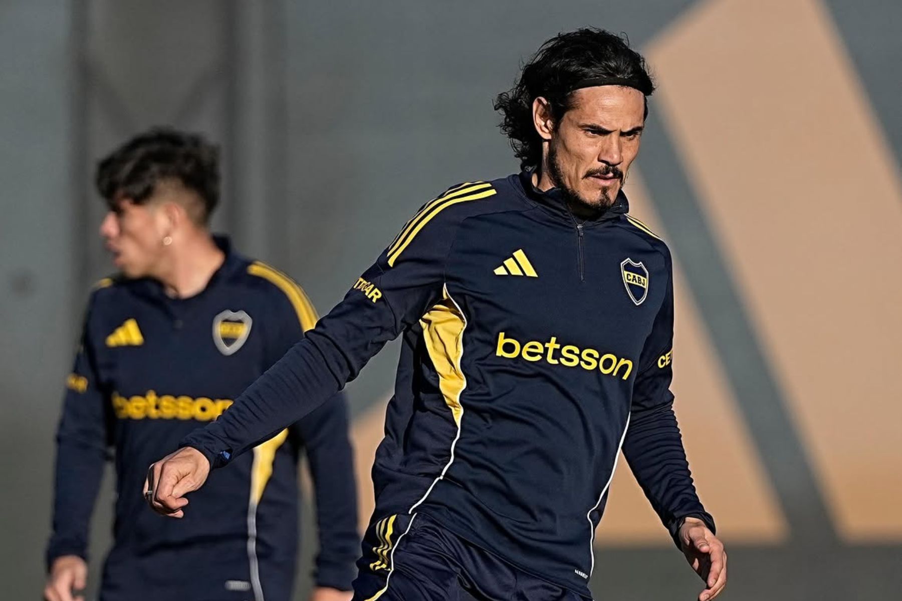 Cavani rescinde contrato e sai do Boca Juniors após três anos