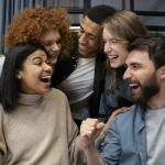Qual é o segredo da felicidade? Cientistas de Harvard revelam resposta surpreendente