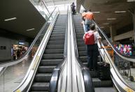 Passageiros reclamam de demora de 1 hora na entrega de malas no Aeroporto de Confins