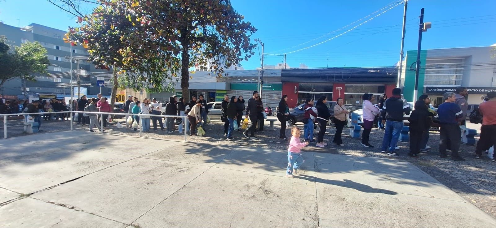 Começa a troca de alimentos por ingressos para a Feira da Paz