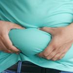 É preciso emagrecer para fazer plástica na barriga? Especialista responde