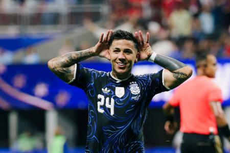 Enzo Fernandez marcou o gol de empate da Argentina contra a Inglaterra