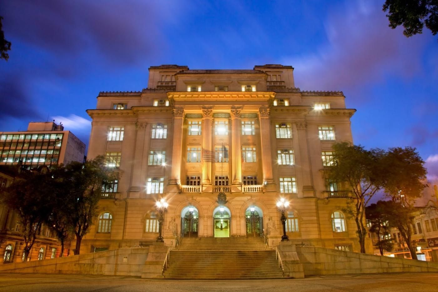 Prefeitura de Santos abre concursos com 226 vagas e salários de até R$ 13,2 mil