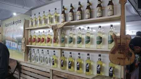 Especialistas, turistas e apreciadores poderão degustar a cachaça artesal de diversas marcas expositoras • Prefeitra de Salinas/ Divulgação