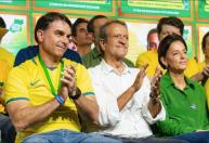 Flávio Bolsonaro é oficializado como candidato a presidente em evento em São Paulo