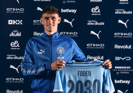 Phil Foden em renovação de contrato com o Manchester City até 2030