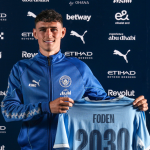 Preterido pela Inglaterra na Copa, Foden renova contrato com Manchester City