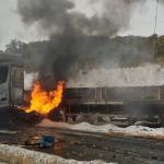 Caminhoneiro morre em acidente com incêndio na BR-251, no Norte de Minas