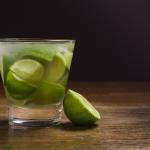 Homem é preso após cobrar R$ 8,5 mil por caipirinha no Rio de Janeiro