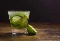 Homem é preso após cobrar R$ 8,5 mil por caipirinha no Rio de Janeiro
