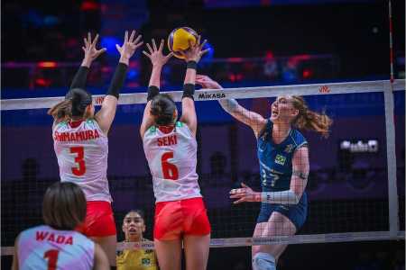 Brasil superou as japonesas com parciais de 26/24, 25/22, 25/17 e 25/20 e garantiu vaga na semifinal da VNL Feminina
