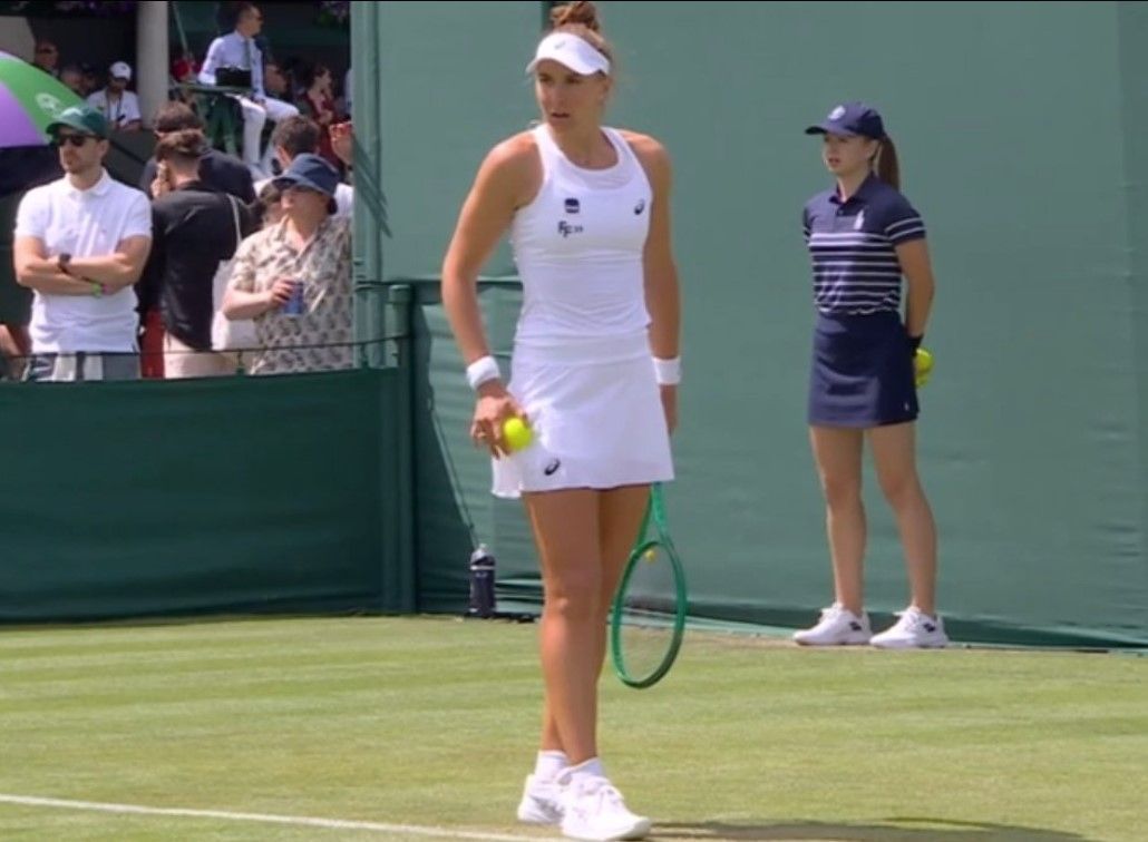 'Para de jogar essa m… de esporte': Bia Haddad desabafa após queda em Wimbledon
