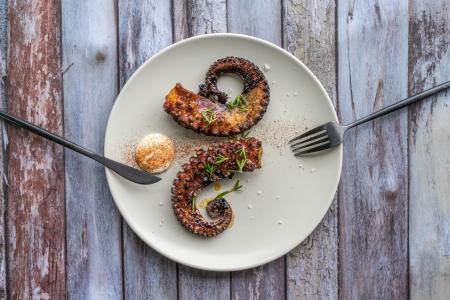 Pulpo a la gallega, prato típico da Espanha • Freepik