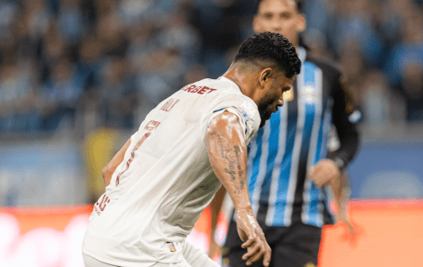 Hulk em lance de Grêmio x Fluminense, pelo Brasileirão 2026 • Marina Garcia/Fluminense