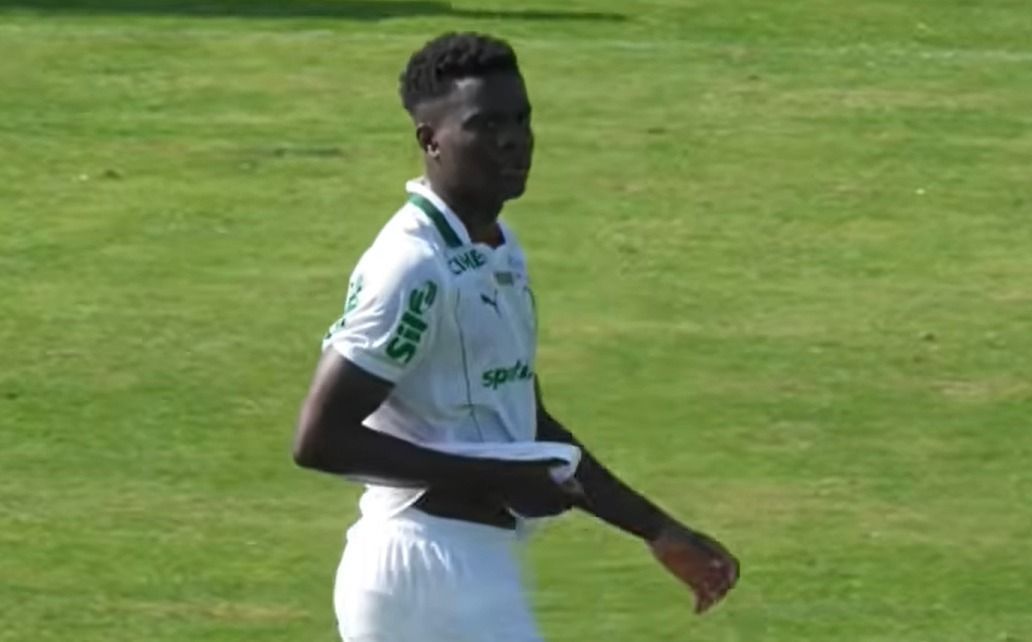 Camaronês que brilhou em jogo-treino tem contrato assinado com Palmeiras