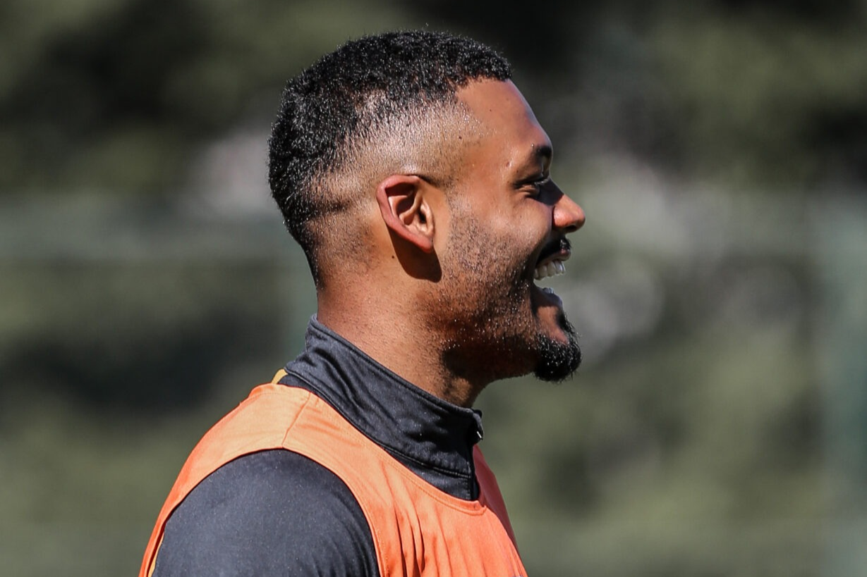 Zagueiro avança em recuperação e se aproxima de retorno ao São Paulo