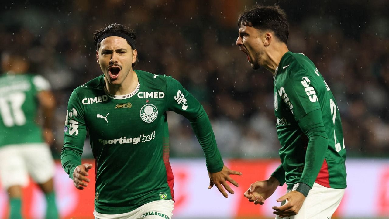 Paraguaios brilham, e Palmeiras vence Coritiba em volta ao Brasileirão