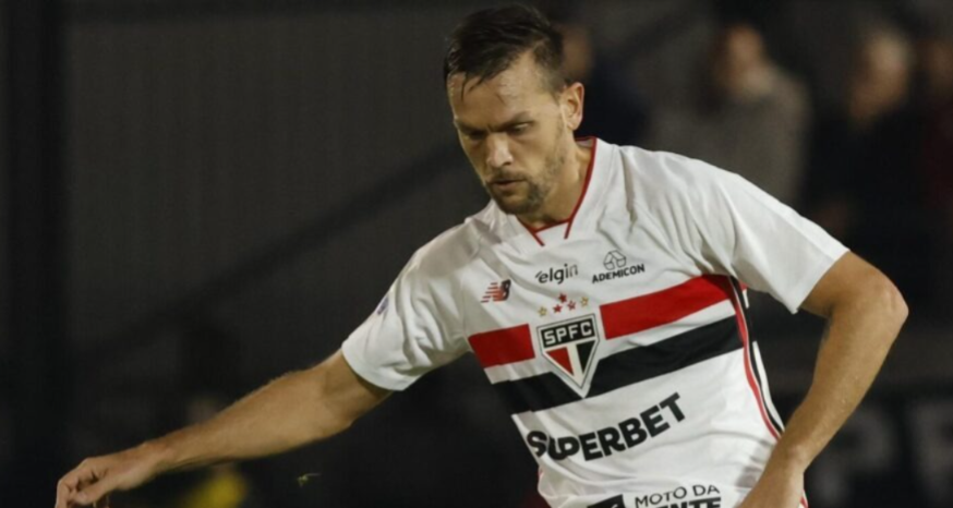 Rafael Toloi tem lesão constatada e aumenta problemas na defesa do São Paulo