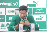 Abel Ferreira é direto e opina sobre lances polêmicos em Palmeiras x Vitória