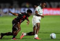 Palmeiras divulga imagem da canela de Arias após entrada de Cacá; veja