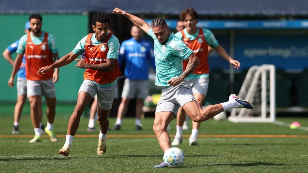 Com volta de Paulinho, Palmeiras inicia preparação para enfrentar Fortaleza