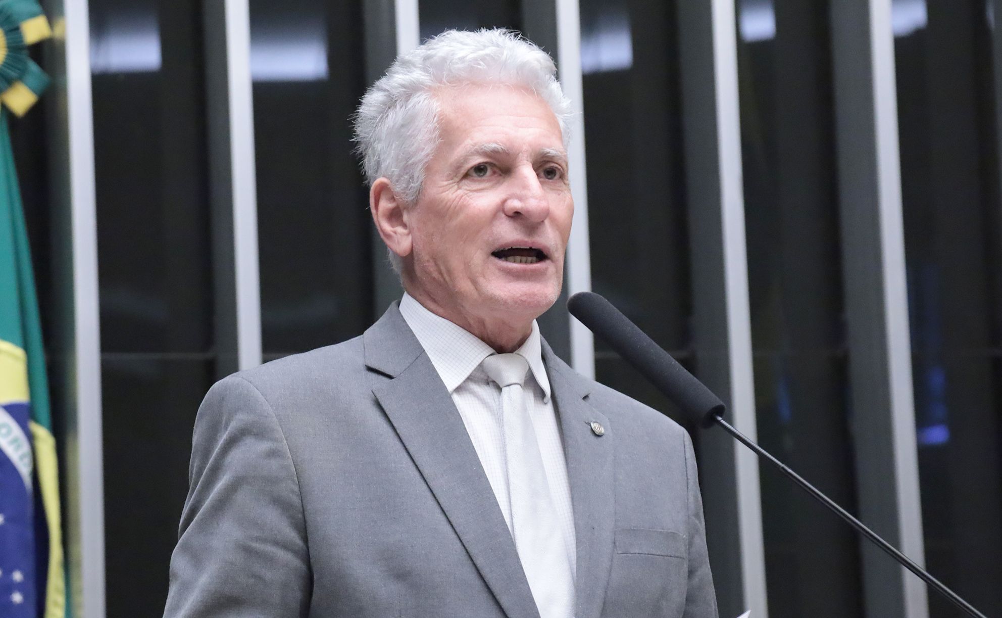 Petistas querem que 'traição à pátria' cause até 20 anos de cadeia