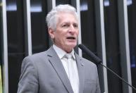 Justiça mantém condenação de Rogério Correia por imagem criada com IA envolvendo Bolsonaro
