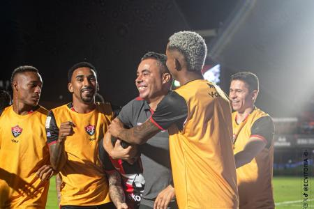 Jair Ventura, treinador do Vitória