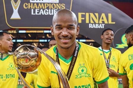 Jayden Adams era jogador do Mamelodi Sundowns, gigante da África do Sul